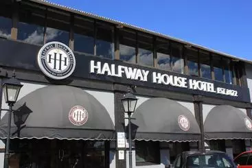 ホテル Halfway House