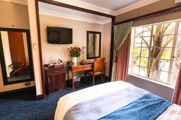 هتل Village Ridge Boutique