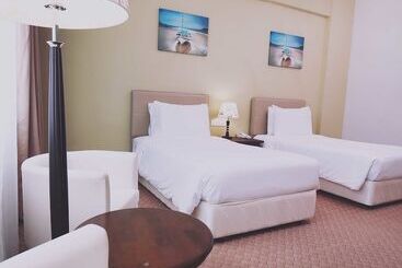 אתר נופש The Regency Waterfront