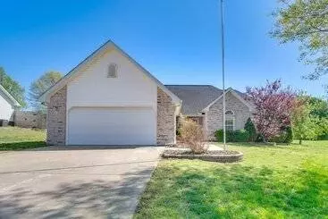 Mökkimajoitus Grove Home W/ Spacious Yard: Close To Grand Lake!