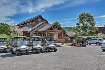 Dom wiejski Golf Course View Resort Home In Lake Of The Ozarks