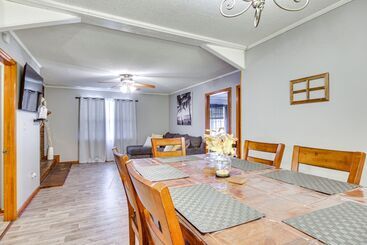 茅舍 Quiet & Cozy Rembert Home ~ 9 Mi To Air Force Base