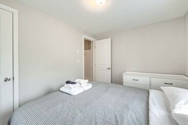 コテージ Toano Home W/ Screened Porch: Steps To Lake!