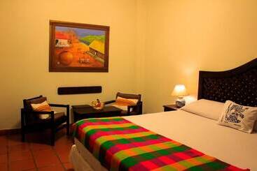 هتل Plaza Yat B Alam