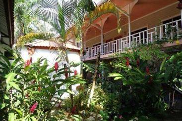 هتل Posada Las Iguanas