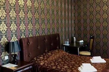 مبيت وإفطار Garden Hall