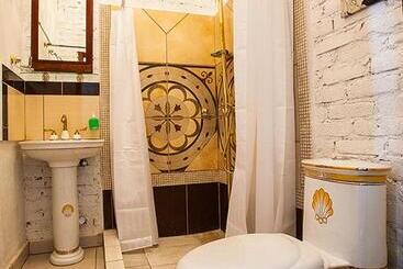 هتل Guest House De Rishelye