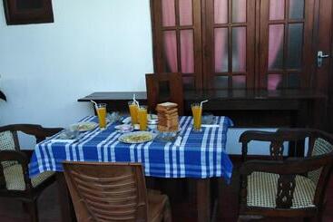 호텔 Pearl Resort Mirissa