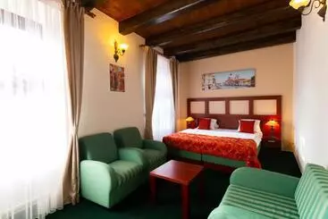 هتل Vivaldi Apartments