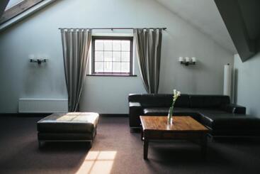 هتل Kuldigas Metropole