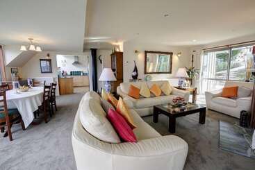 Bed and Breakfast Alpine Suites