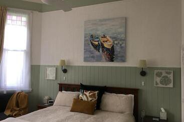 Chelsea House Bed & Breakfast