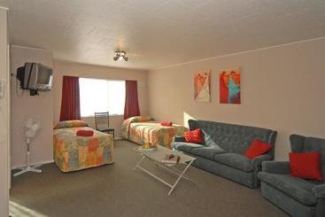 Gloucester House Motel