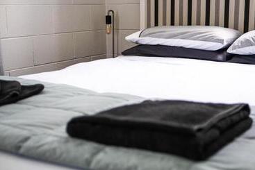 מוטל Clyde Central