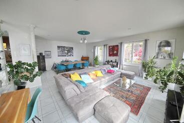 민박 Corseaux Beach