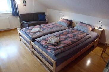 Bed and Breakfast 22 – Zimmer & Zmorge