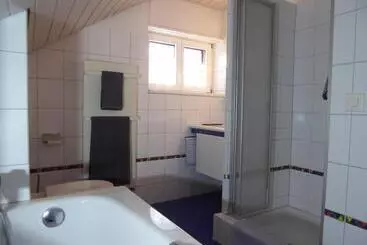 ベッドアンドブレックファースト 22 – Zimmer & Zmorge