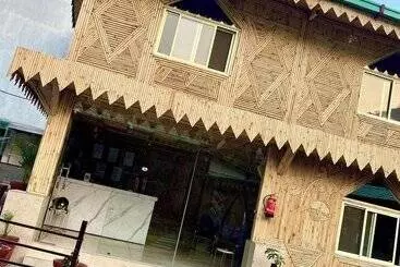 Hotel Bamboo Garden Cottages And Cafe