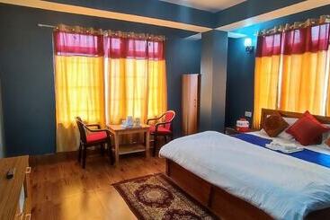 هتل The 4 Season Sikkim Pelling