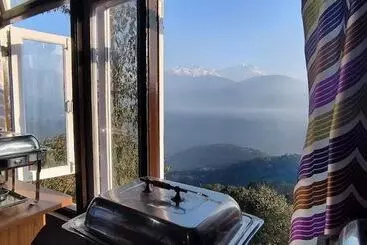 ホテル The 4 Season Sikkim Pelling