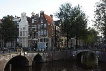 Aamiaismajoitus (B&B) De Hoedenmaker