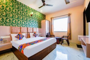 Fabhotel Lohgarh Inn