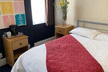 پانسیون Wizards Crone