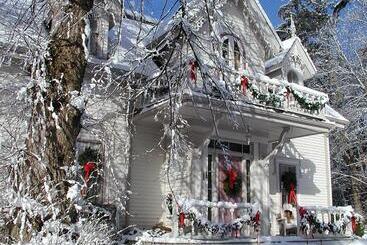 Briarwood Bed & Breakfast