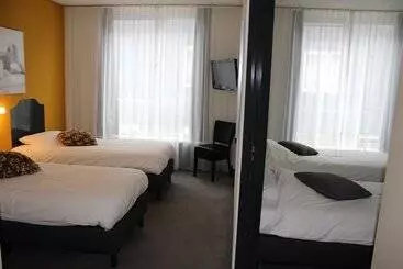 Hotelli Restaurant De Jonge Heertjes