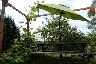 تختخواب و صبحانه Almatoit