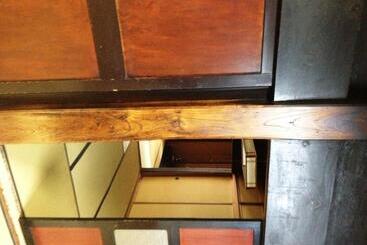 Bed and Breakfast Minshuku Yomoshirou