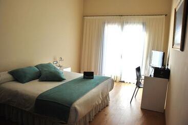 Hotel Buil & Gine Wine