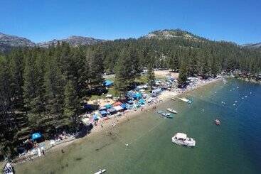 צימר Donner Lake Inn