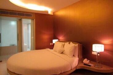 酒店 Cocoon Luxury Business