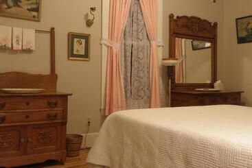 Lehmann House Bed & Breakfast