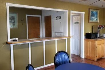 汽车旅馆  Stay Inn Checotah