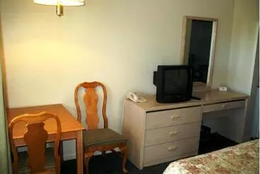 Golden West Motel