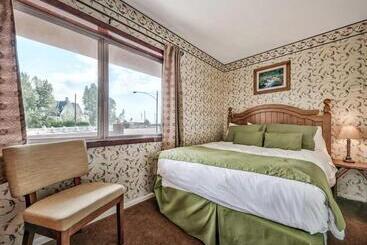 汽车旅馆  Walker River Lodge