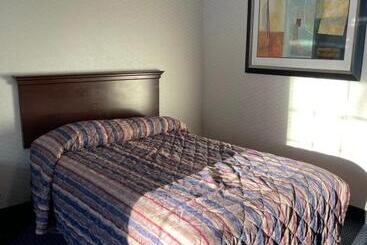 Отель Budget Inn Temple Hills