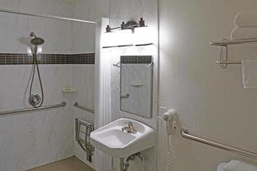 מוטל Ocean Surf Inn & Suites