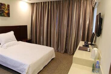 בית מלון כפרי Greentree Inn Shanghai Baoshan Yanghang Shuichan Road