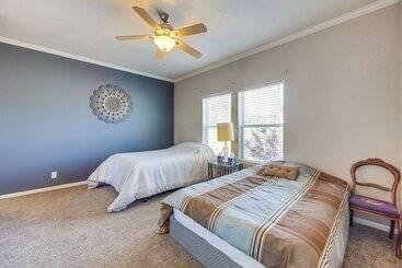 茅舍 Cañon City Home: Close To Hiking & Rafting!