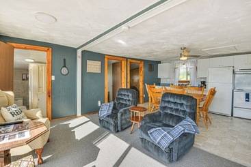 Ogdensburg Waterfront Cottage W/ Deck & Bbq Grill!