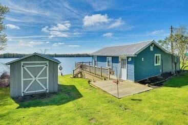 Ogdensburg Waterfront Cottage W/ Deck & Bbq Grill!