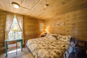 بيت ريفى Fire Pit & Hot Tub: Dog Friendly Marion Retreat