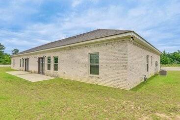 Landhus Spacious Dothan Home ~ 4 Mi To Downtown!