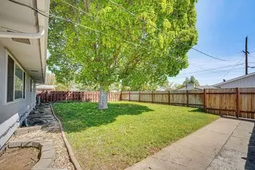 کلبه Updated Yakima Vacation Rental: Central Location!