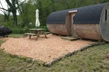 کلبه Viking Sleeping Barrel