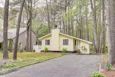 Mökkimajoitus Charming Ocean Pines Home   9 Mi To Beach!