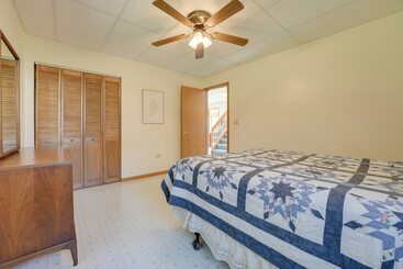 별장 Lakeside Michigan Retreat W/ Boat Dock & Fireplace